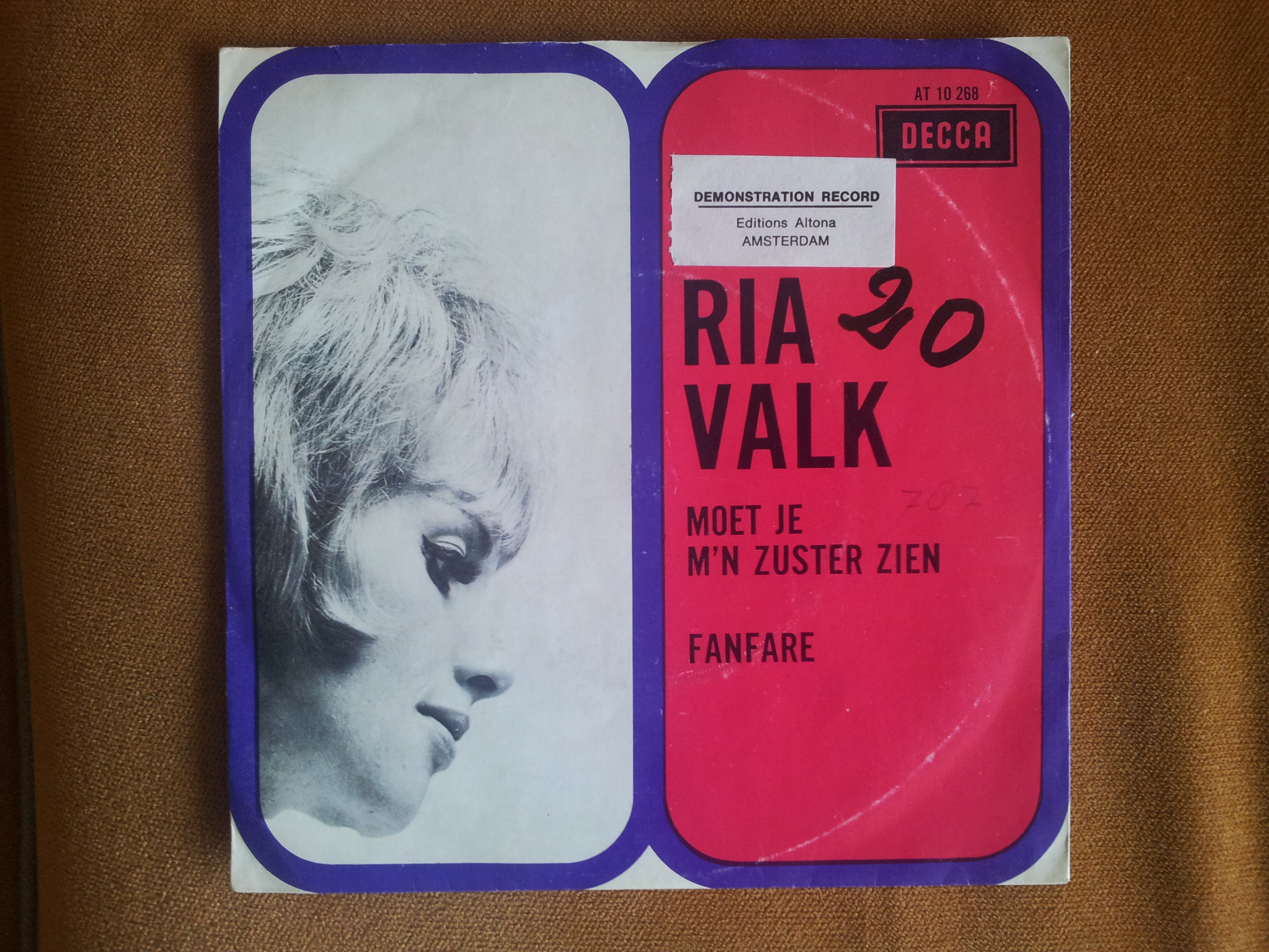 Valk, Ria - (Dan) Moet je m'n zuster zien (1967) PROMO! 20,00 - Het